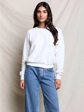 NWT perfectwhitetee ziggy fleece crew neck sweatshirt Size M